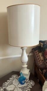 White-Ceramic-Fluted-Table-Lamp