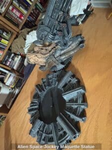 Alien-Space-Jockey-Maquette-Statue-third-image