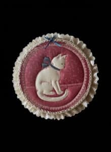 Appliqud-Cat-Wall-Hanging-with-Lace-Trim