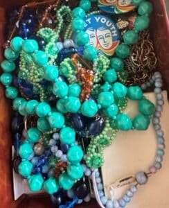 Assorted-Costume-Jewelry-Collection-fourth-image