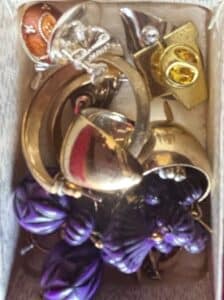 Assorted-Costume-Jewelry-and-Citizen-Elgin-Quartz-Watches-second-image