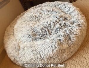 Calming-Donut-Pet-Bed-second-image