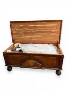 Crouse-Cedar-Chest-with-Seal-Tite-Lid