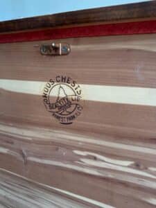 Crouse-Cedar-Chest-with-Seal-Tite-Lid-fourth-image
