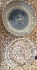Handmade-Ceramic-Pie-Plate-with-Abstract-Blue-and-White-Glaze-and-Clear-Glass-Lid