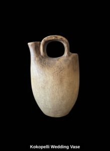 Kokopelli-Wedding-Vase-third-image