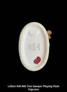 Lefton-KW-Tom-Sawyer-Playing-Flute-Figurine-second-image