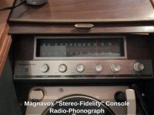 Magnavox-Stereo-Fidelity-Console-Radio-Phonograph-third-image