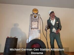 Michael-Garman-Gas-Station-Attendant-Diorama-second-image