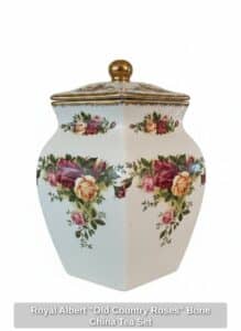 Royal-Albert-Old-Country-Roses-Bone-China-Tea-Set-third-image