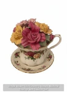 Royal-Albert-Old-Country-Roses-Musical-Teacup-and-Saucer-Set-second-image