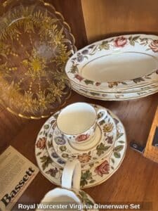 Royal-Worcester-Virginia-Dinnerware-Set-second-image