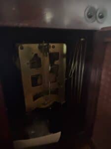 Seth-Thomas-Adamantine-Mantel-Clock-fourth-image