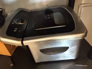 Stainless-Steel-Electric-Kettle-and-Black-Deep-Fryer-third-image