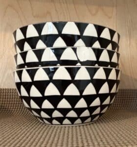 The-Pioneer-Woman-Breezy-Blossom-Melamine-Bowls-third-image