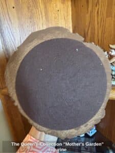 The-Queens-Collection-Mothers-Garden-Figurine-second-image