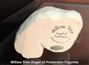 Willow-Tree-Angel-of-Protection-Figurine-second-image