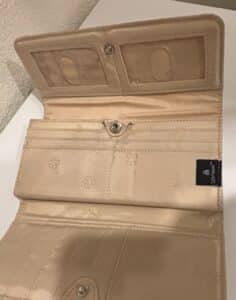 Womens-Bi-Fold-Wallet-second-image