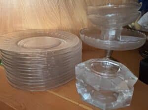Fostoria-Sunburst-Pattern-Glass-Dessert-Plates-and-Footed-Compote-Set
