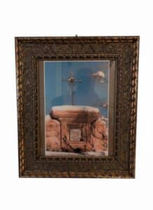 Framed-Photograph-of-a-Monument-with-Spanish-Inscription