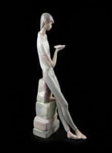 Lladro-Porcelain-Figurine-The-Young-Reader