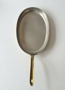 Oval-Copper-Fish-Pan-with-Brass-Handle