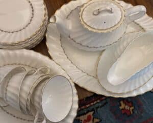 Royal-Albert-Old-Country-Roses-Teacup-and-Saucer-Set-second-image
