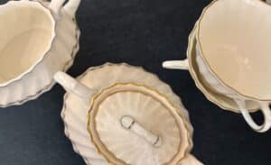 Royal-Albert-Old-Country-Roses-Teacup-and-Saucer-Set-third-image