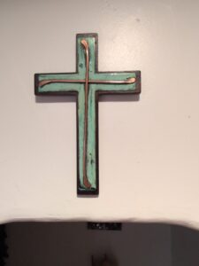 Rustic-Wooden-Cross-with-Teal-Epoxy-and-Copper-Inlay
