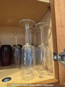 Set-of-Clear-Glass-Wine-Glasses