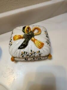 Vintage-Ceramic-Trinket-Box
