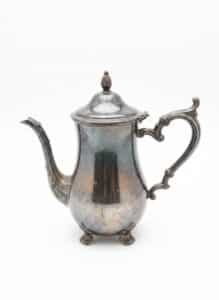 Vintage-WM-Rogers-Silver-Plated-Coffee-Pot-with-Wooden-Handle