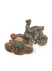 Cast-Iron-Motorcycle-Police-Officer-Figurines-Set