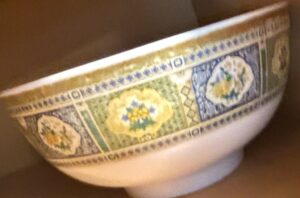 Corelle-Butterfly-Gold-Oval-Plates-and-Assorted-Bowls-fourth-image