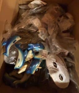 Dolphin-Figurines-Small-Game-Machine-Toys-and-Decorative-Masks