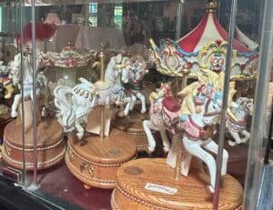 Franklin-Mint-Collection-of-Musical-Carousel-Figurines-third-image