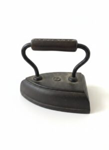 Griswold-Cast-Iron-Bell-Sad-Iron