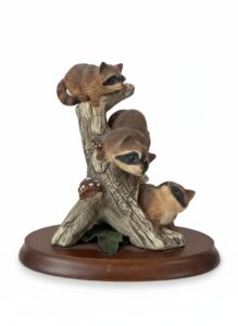 HOMCO-Masterpiece-Porcelain-Raccoon-Family-Figurine