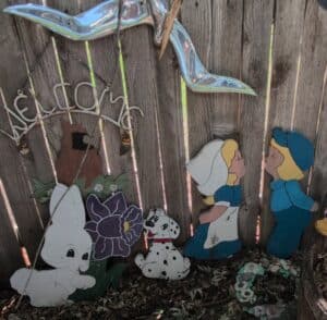 Hand-Painted-Wooden-Garden-Ornaments-Alice-in-Wonderland-Dalmatian-Rabbit-Cardinal
