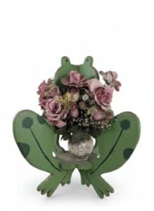 Hanging-Frog-Planter-with-Robot-Companion