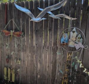 Metal-Garden-Art-Assortment-Flying-Birds-Dragonfly-Welcome-Sign