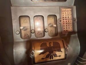 Mills-Novelty-Company-The-Empress-Slot-Machine-second-image