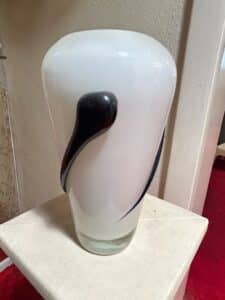 Murano-Style-Penguin-Glass-Vase-second-image