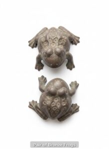 Pair-of-Bronze-Frogs