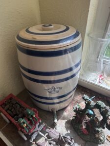 Robinson-Ransbottom-Blue-Crown-Stoneware-Water-Cooler-Crock-with-Spigot-second-image