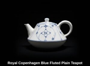 Royal-Copenhagen-Blue-Fluted-Plain-Teapot