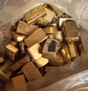 Tiny-Vintage-Zippo-style-Lighters-Lot