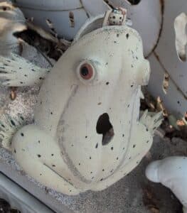 Vintage-Ceramic-Frog-Planter-or-Figurine