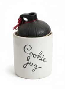 Vintage-Stoneware-Cookie-Jug-second-image