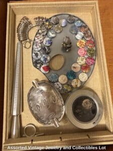 Assorted-Vintage-Jewelry-and-Collectibles-Lot-third-image